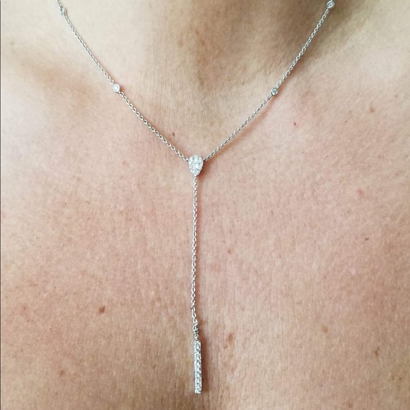 18kt white gold diamond drop pendent - Picture 4 of 5